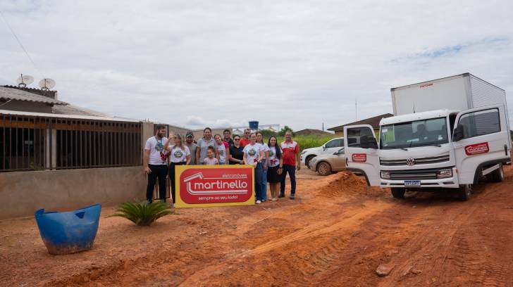 CDL Sinop e Martinello entregam caminhão de prêmios ao sorteado pela campanha Sonho de Natal 2025