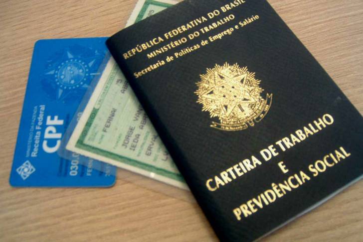 Documentação trabalhista atualizada ajuda empresas a evitar problemas jurídicos