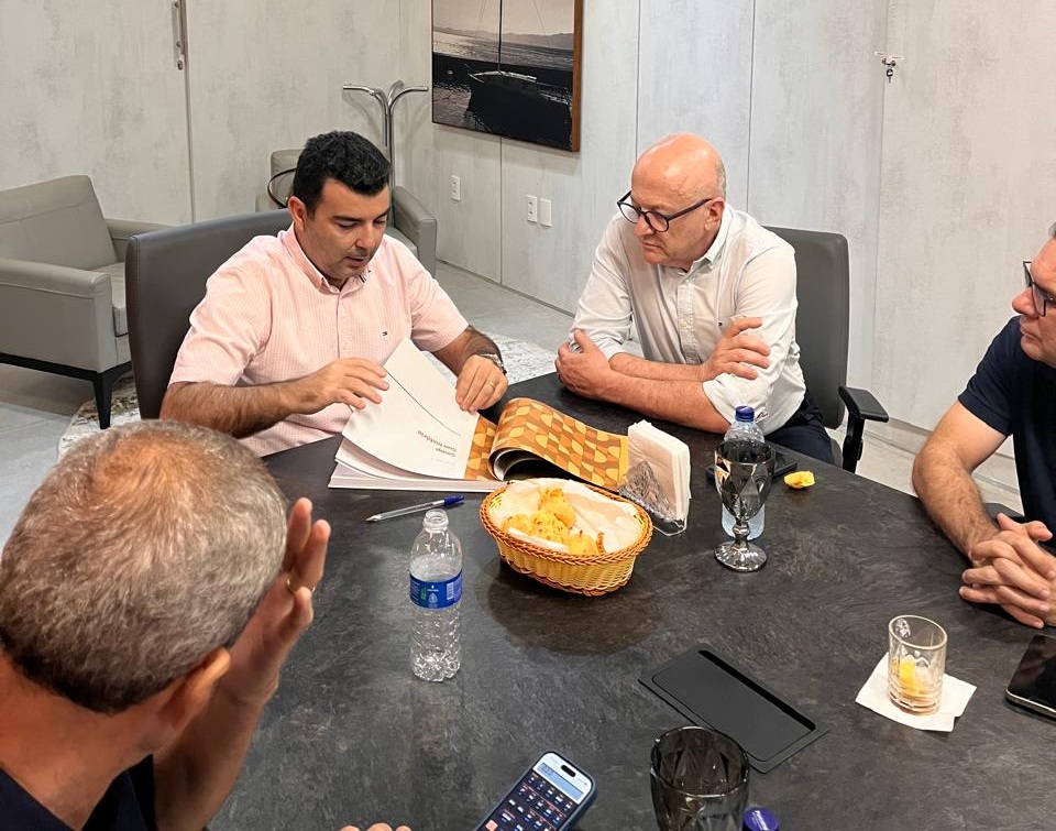 Dinho reuni&atilde;o