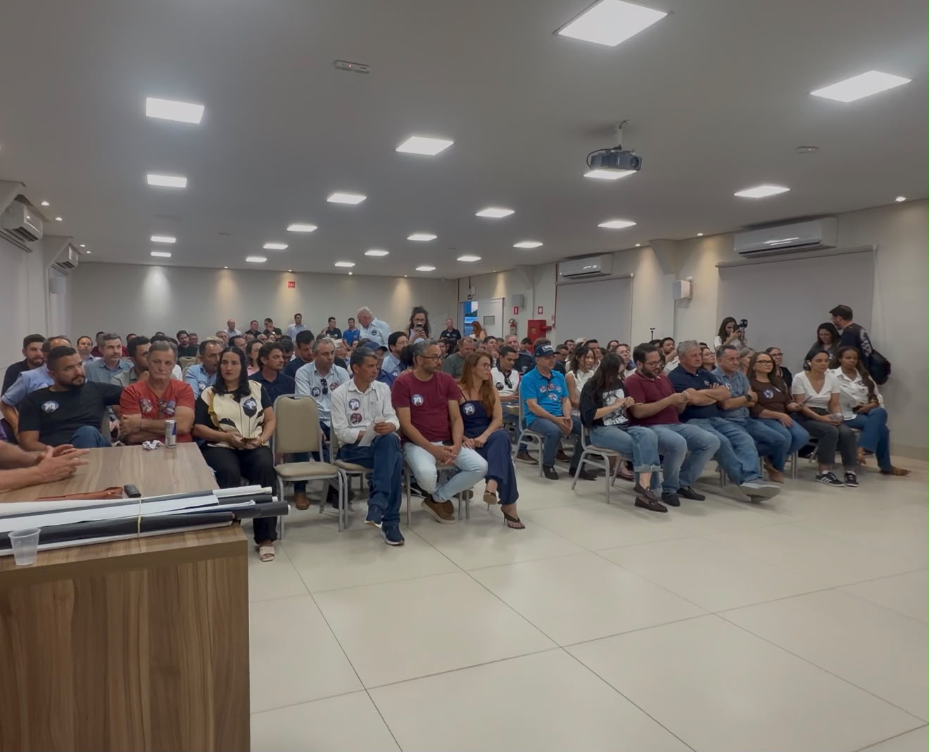 090926 - CDL Sinop recebe governador e lideran&ccedil;as para discutir demandas do munic&iacute;pio e da regi&atilde;o (2).jpeg